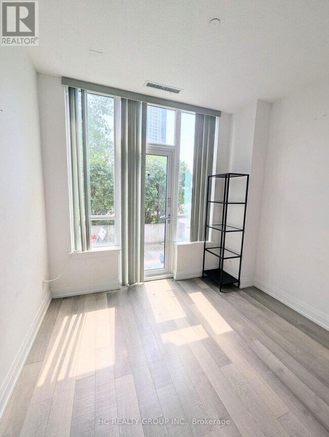 Photo du bâtiment - 7165 Yonge St