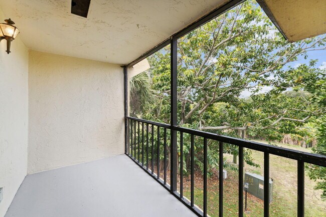 Foto del edificio - 450 NW 20th St