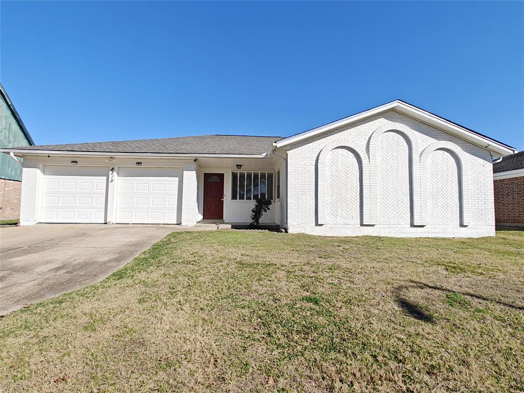 Primary Photo - 8818 Roos Rd
