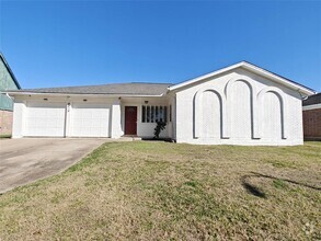 Building Photo - 8818 Roos Rd