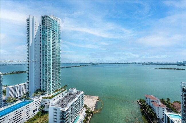 Foto del edificio - 2 br, 2 bath Condo - 460 NE 28th St Specta...