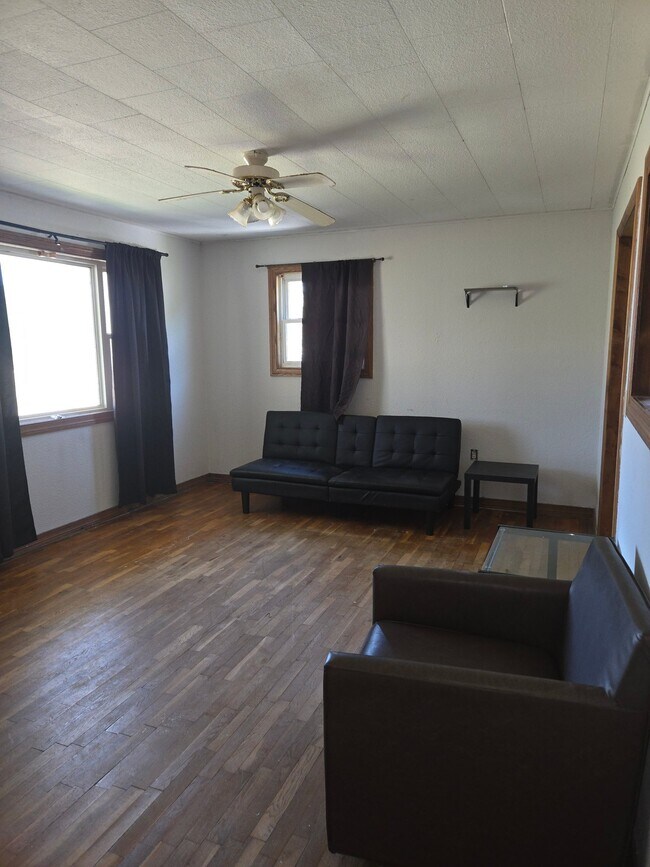 Foto del edificio - 503 N Miller St