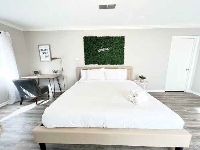 Foto del edificio - 1341 Reddington Ln