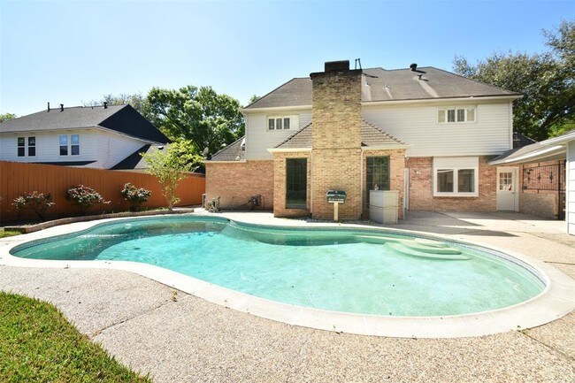 Building Photo - 851 Silvergate Dr