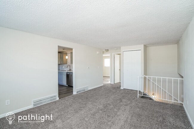 Foto del edificio - 6821 Mescalero Drive, Colorado Springs, CO...