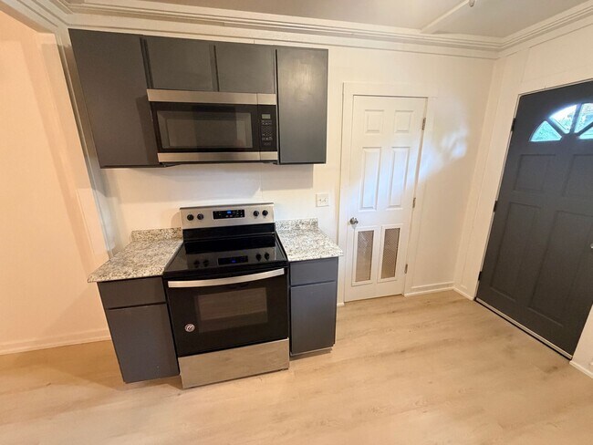 Foto del edificio - Remodeled One Bedroom Apartment in North Salem