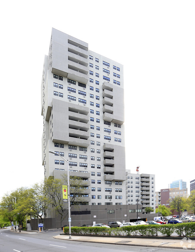 Primary Photo - Bayview Towers