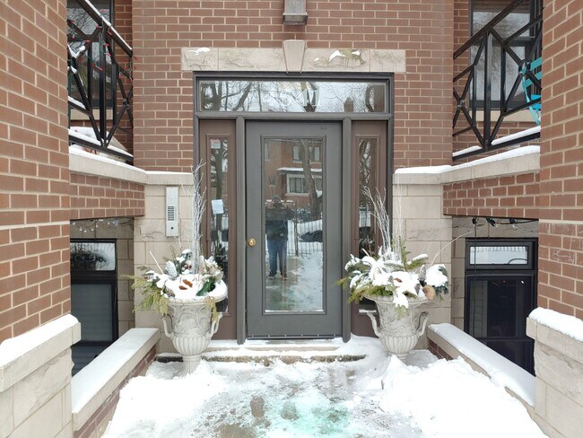 Foto del edificio - 4541 N Malden St