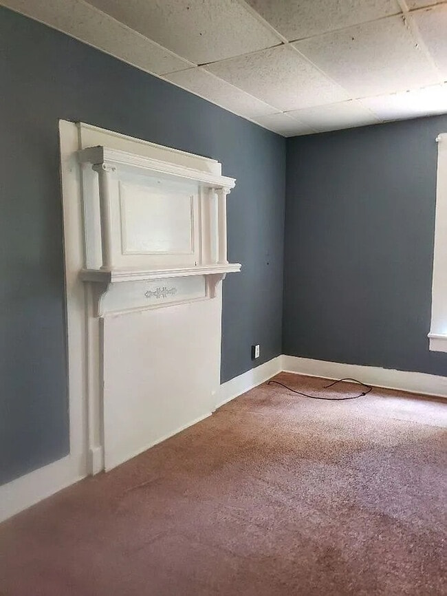 Building Photo - 2 Bedroom 1 Bathroom