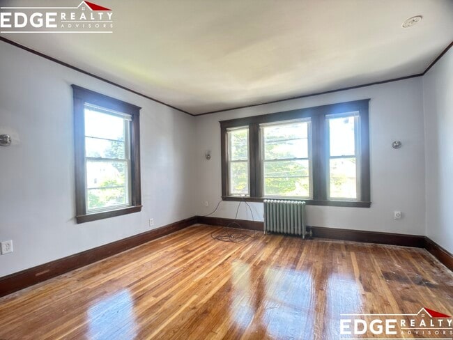 Building Photo - 67 Bigelow St