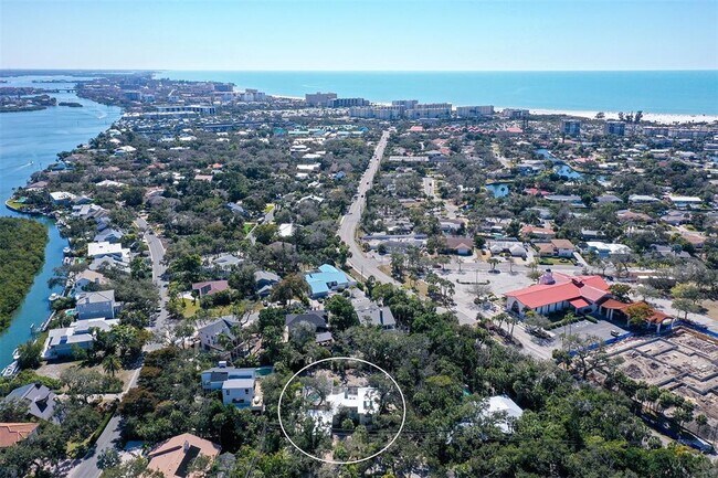 Foto del edificio - 5310 Hidden Harbor Rd