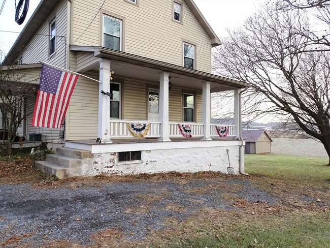 Building Photo - 6 N Peartown Rd