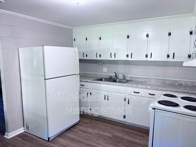 Foto del edificio - 3120 Tuckaway Dr