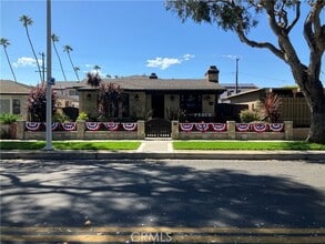 Building Photo - 707 12th St