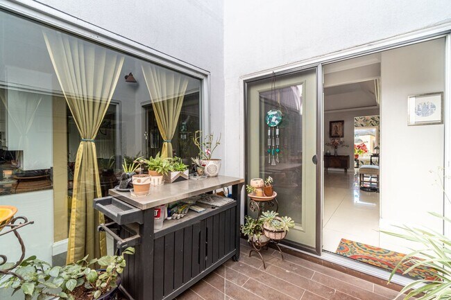 Foto del edificio - 3100 S Col Rowe Blvd