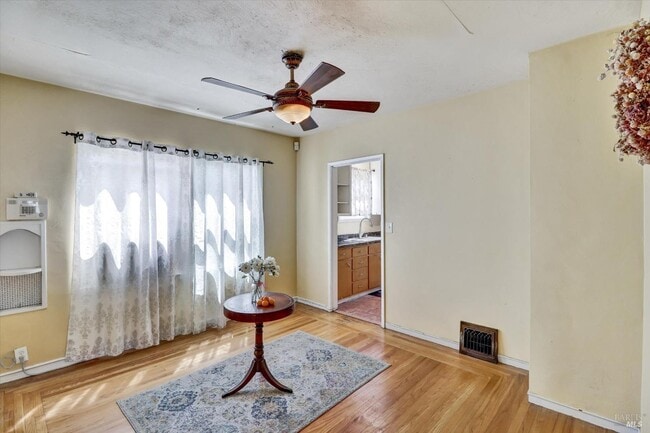 Foto del edificio - 1467 Ohio St