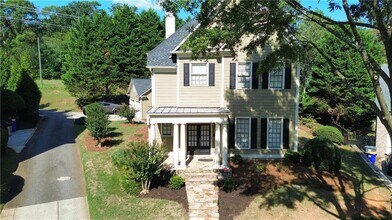 Building Photo - 1454 Hedgewood Ln NW