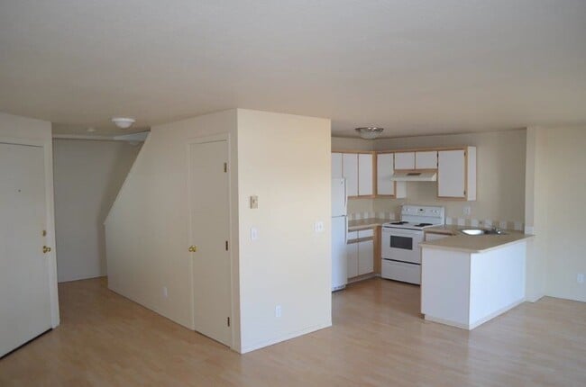 Building Photo - 7292 SE Thiessen Rd