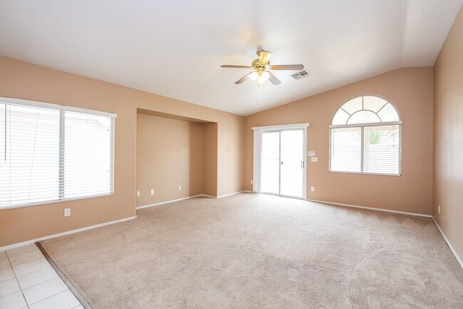 Foto del edificio - 4830 Drifting Pebble St