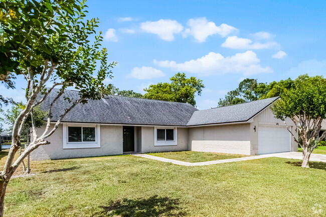 Building Photo - 485 Lakeshore Dr