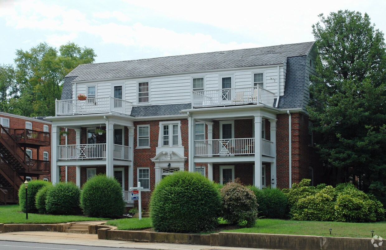 Foto del edificio - 4209-4213 Grove Ave