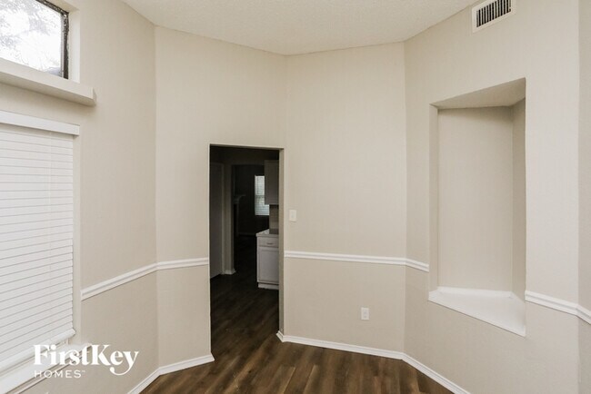 Foto del edificio - 1620 Hunterwood Dr