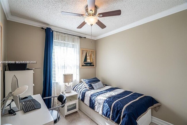 Foto del edificio - 221 Waterside Dr