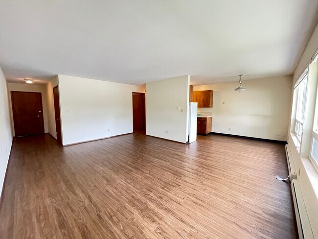 Sala de estar/comedor - 540 Williams Ave N