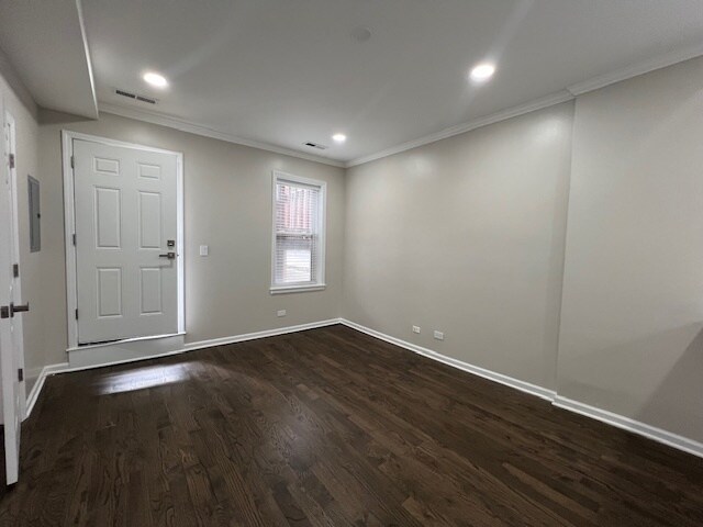 Building Photo - 2107 N California Ave