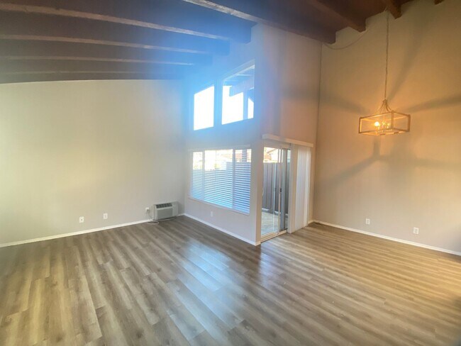 Building Photo - 2638 Phipps Ave