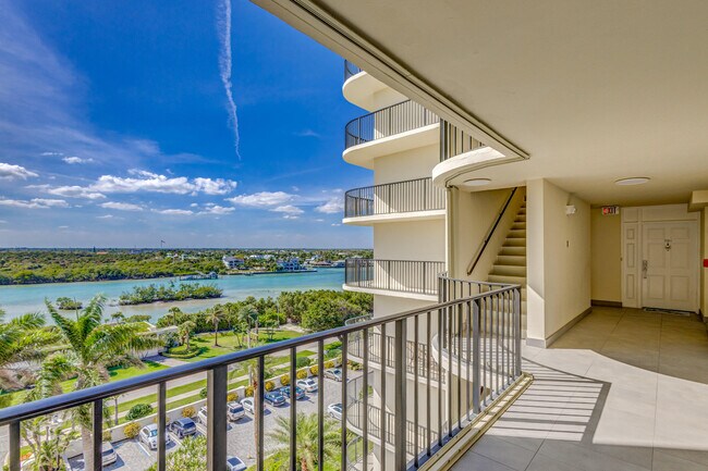Foto del edificio - 400 S Beach Rd