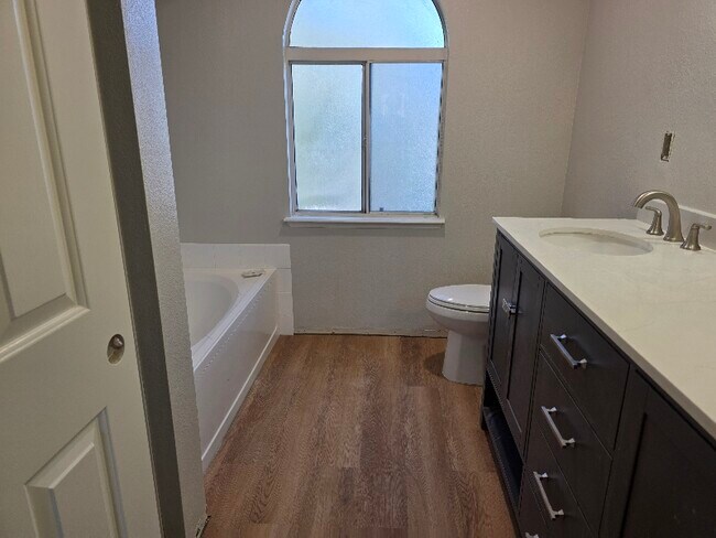 Foto del edificio - 1834 Escondido Terrace