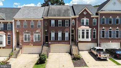 Building Photo - 607 Battery Terrace NE