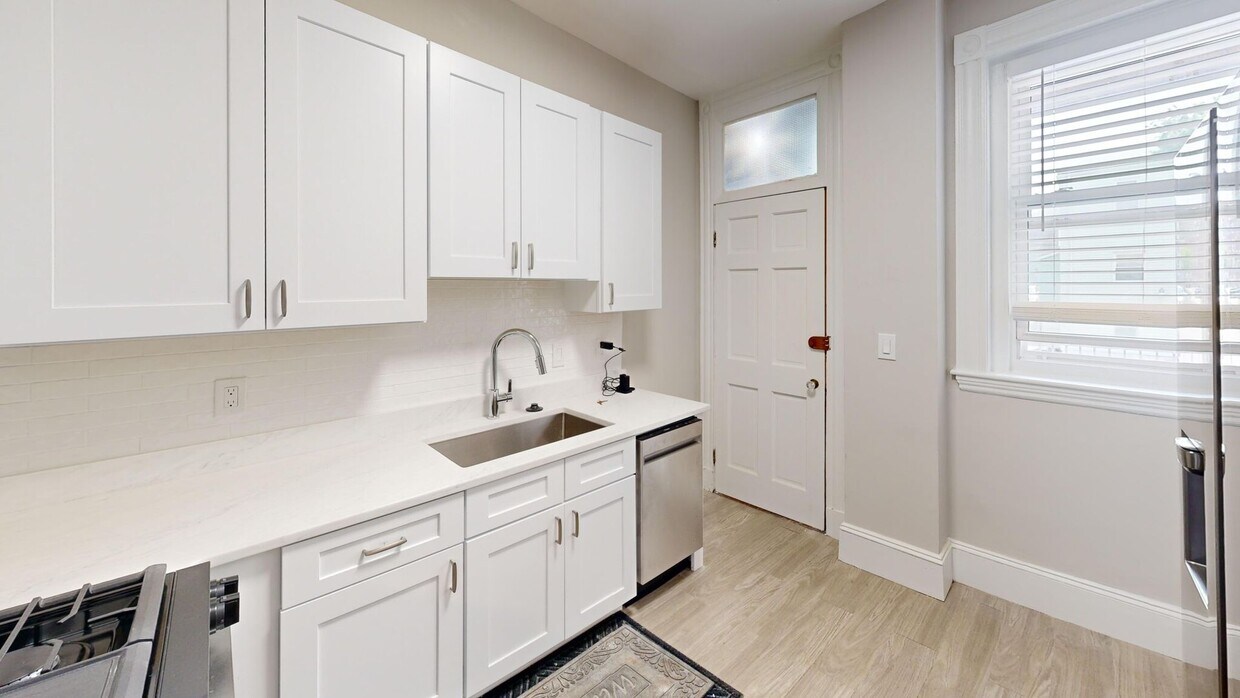 Renovated 3 bed 1 bath in Allston.... Awesome listing... - Renovated 3 bed 1 bath in Allston.... Awesome listing...