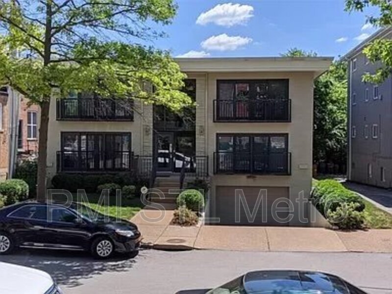 610 Forest Ct Unit Apt 3, Clayton, MO 63105 Condo for Rent in Clayton