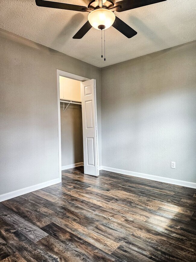 Building Photo - 1707 Dodson