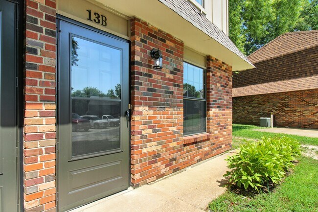 Foto del edificio - 13 Miller Park Rd