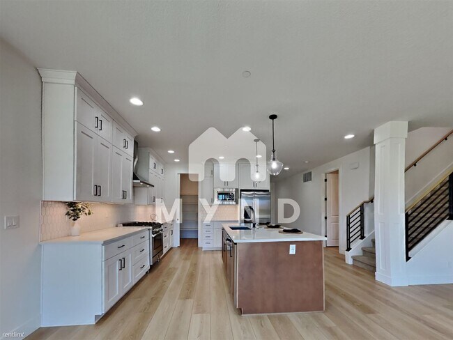 Building Photo - 5 br, 3 bath House - 17385 SE Leopard Ln