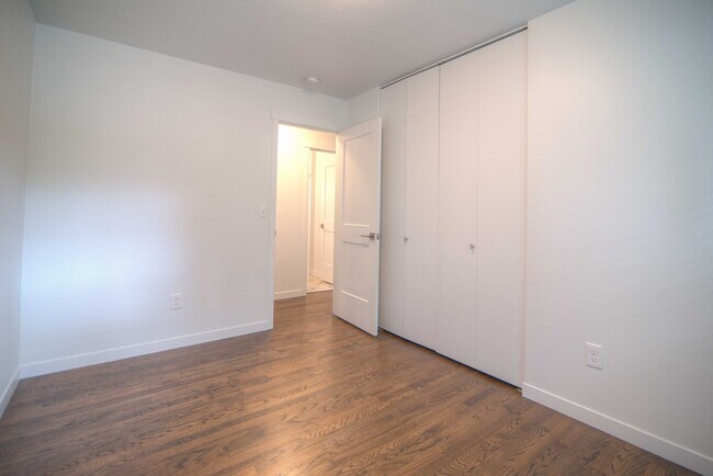 FRONT BEDROOM, SINGLE CLOSET - 8915 SW Locust St