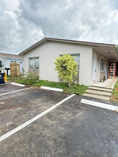 Primary Photo - 3931 SW 51st St