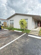 Building Photo - 3931 SW 51st St