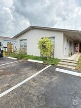 Building Photo - 3931 SW 51st St