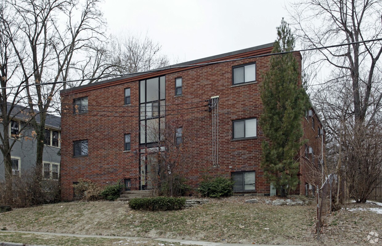 Foto principal - 3709 Drake Ave