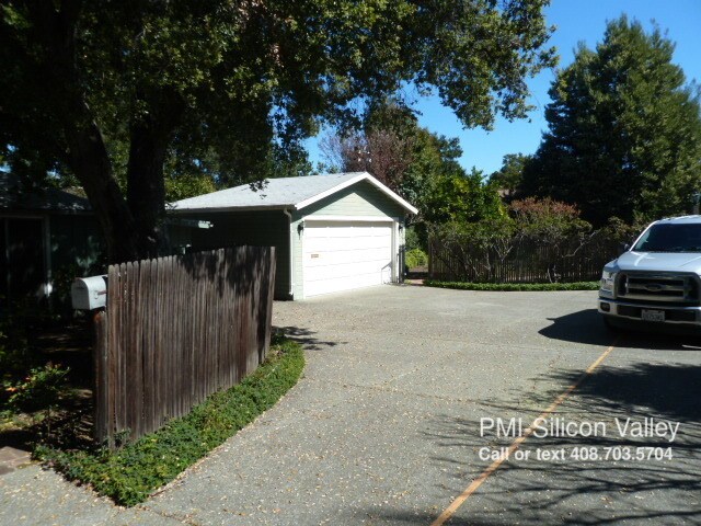 Building Photo - 734 Channing Ave