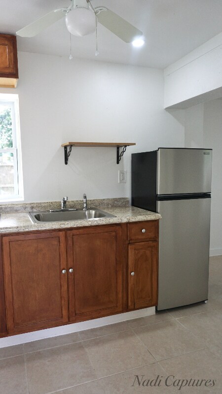 Foto del edificio - 1421 N Andrews Ave