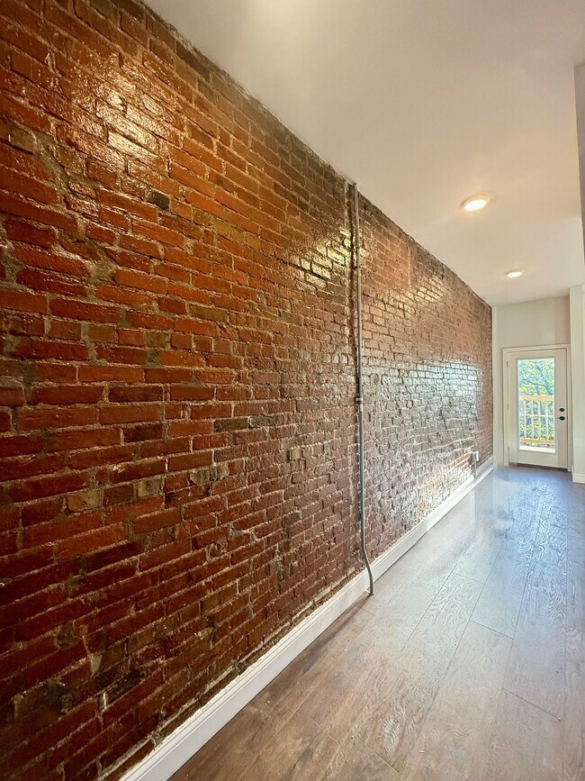 Foto del edificio - 39 E Clifton Ave