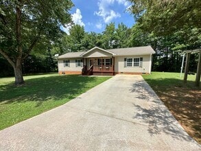 Building Photo - 156 Clara H Crenshaw Ln