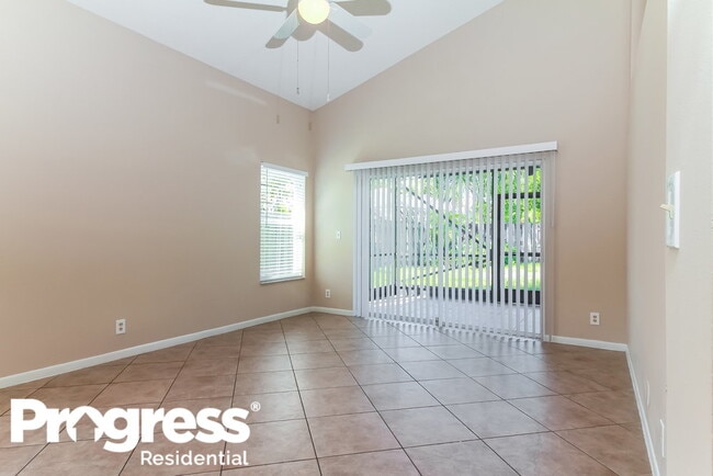 Foto del edificio - 7441 Trescott Dr