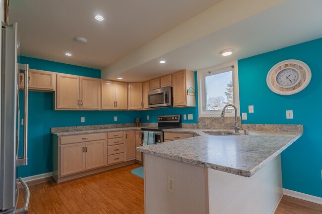 Building Photo - 681 N Cogswell Dr