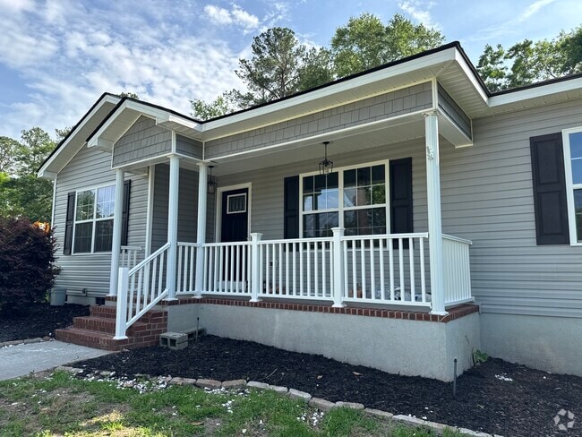 Building Photo - 313 Padrick St